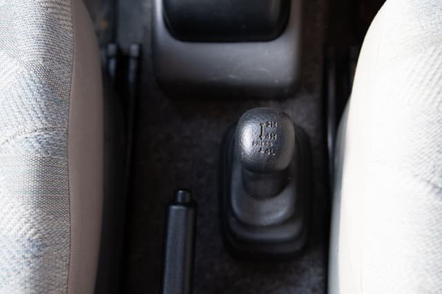 1998 Suzuki Jimny JDM car for sale — photo 12 of 13