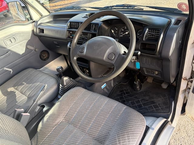 2000 Daihatsu Hijet JDM car for sale — photo 9 of 17