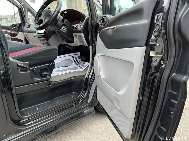 1998 Mitsubishi Delica JDM car for sale — photo 18 of 25