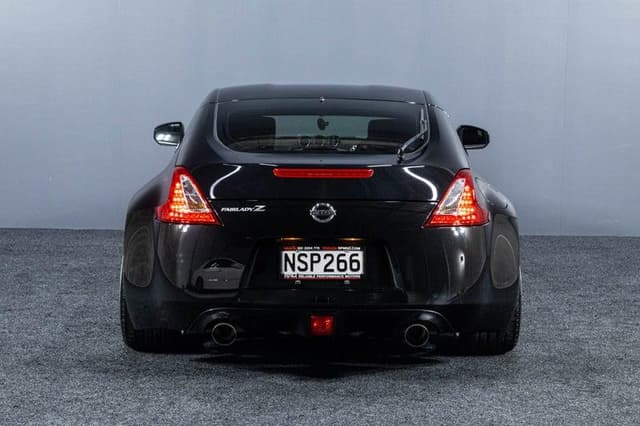 2009 Nissan Fairlady Z JDM car for sale — photo 6 of 18