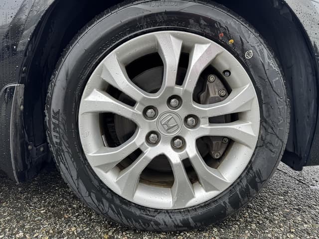2010 Honda Legend JDM car for sale — photo 17 of 19