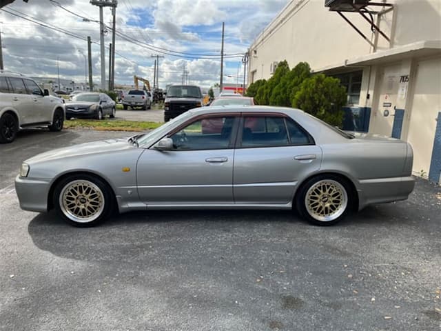 1998 Nissan Skyline JDM car for sale — photo 4 of 17