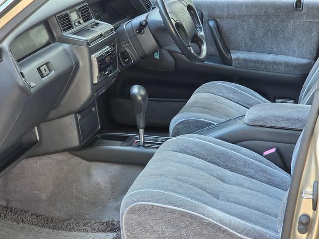 1994 Toyota Crown JDM car for sale — photo 7 of 25