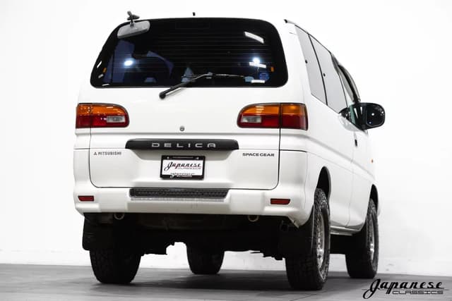 1994 Mitsubishi Delica JDM car for sale — photo 8 of 25