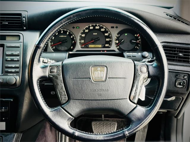 2003 Toyota Crown JDM car for sale — photo 15 of 25