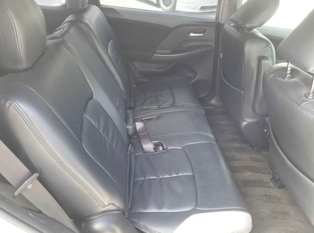 2010 Honda Odyssey JDM car for sale — photo 14 of 16