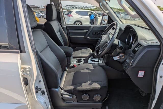 2011 Mitsubishi Pajero JDM car for sale — photo 25 of 25