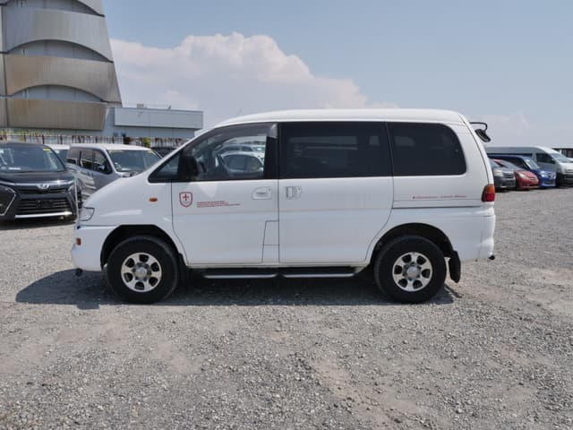 1999 Mitsubishi Delica JDM car for sale — photo 8 of 25