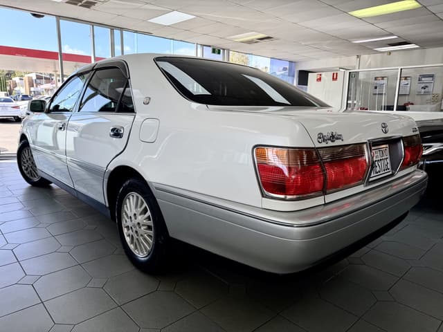 2000 Toyota Crown JDM car for sale — photo 3 of 5