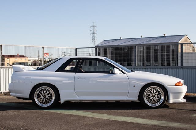1994 Nissan Skyline JDM car for sale — photo 9 of 25