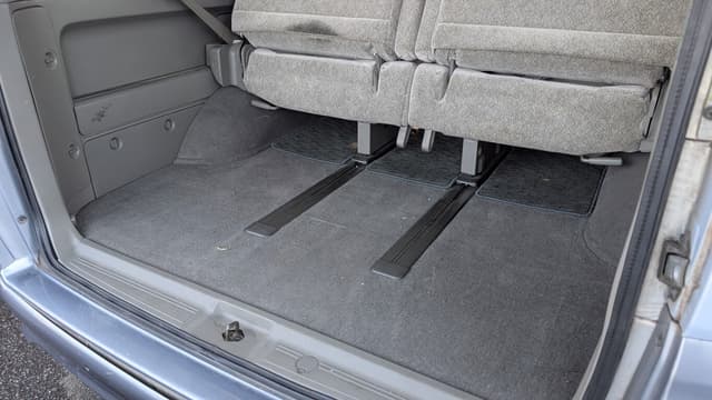 2000 Nissan Elgrand JDM car for sale — photo 10 of 12