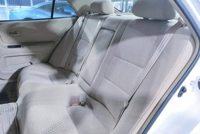 2002 Toyota Altezza JDM car for sale — photo 16 of 24
