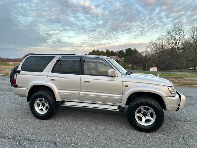 1996 Toyota Hilux Surf JDM car for sale — photo 3 of 20