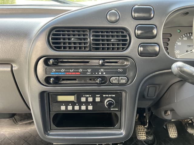 1996 Daihatsu Hijet JDM car for sale — photo 15 of 17