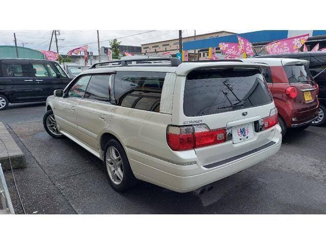 2000 Nissan Stagea JDM car for sale — photo 2 of 20