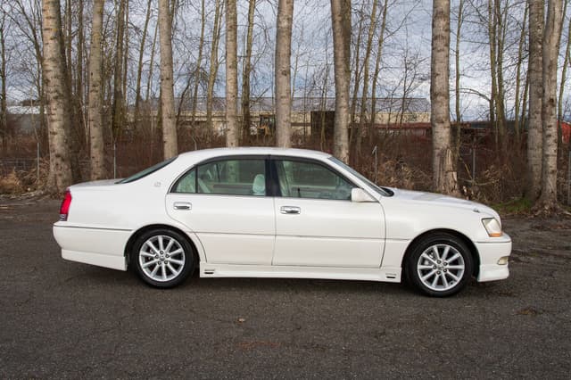 2001 Toyota Majesta JDM car for sale — photo 7 of 15