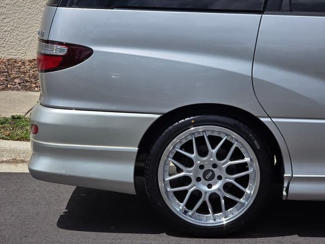 2000 Toyota Estima JDM car for sale — photo 7 of 25