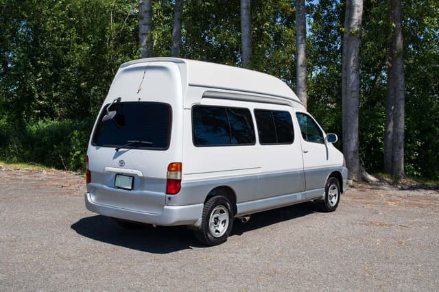 2001 Toyota Grand Hiace JDM car for sale — photo 7 of 19