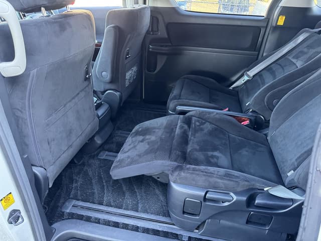 2010 Toyota Alphard JDM car for sale — photo 14 of 19
