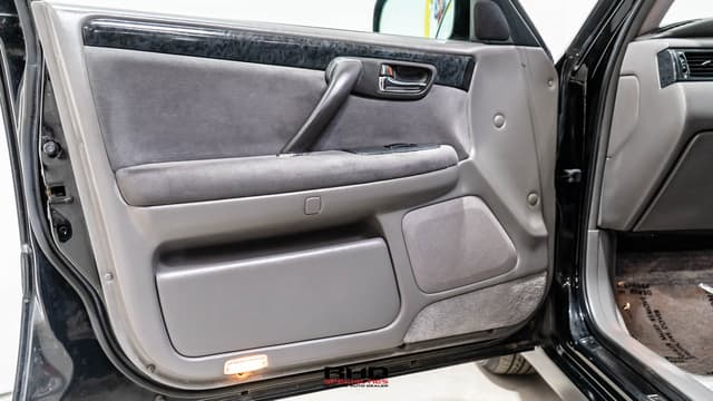 2001 Toyota Crown JDM car for sale — photo 15 of 25