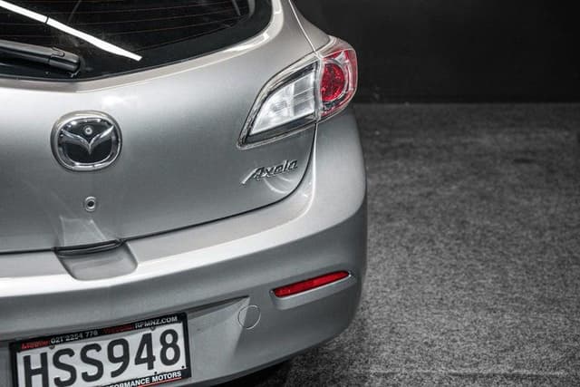 2011 Mazda Axela JDM car for sale — photo 9 of 16