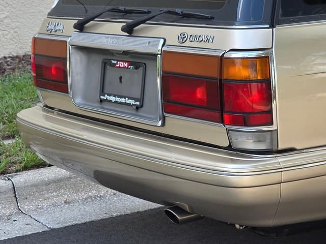 1994 Toyota Crown JDM car for sale — photo 22 of 25