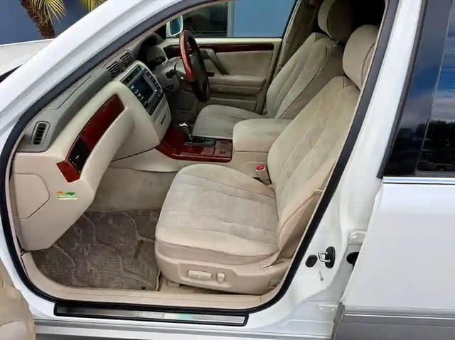 1999 Toyota Crown JDM car for sale — photo 17 of 21