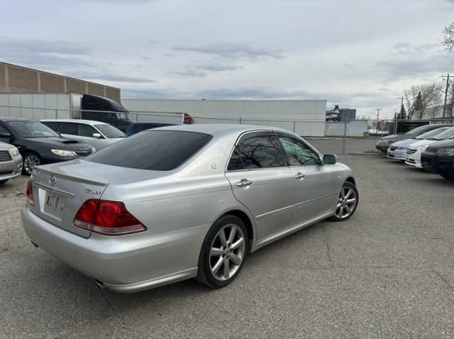2005 Toyota Crown JDM car for sale — photo 6 of 10