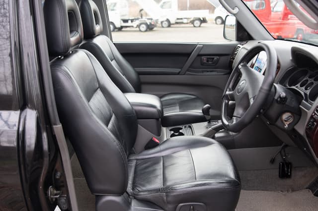 2000 Mitsubishi Pajero JDM car for sale — photo 9 of 15