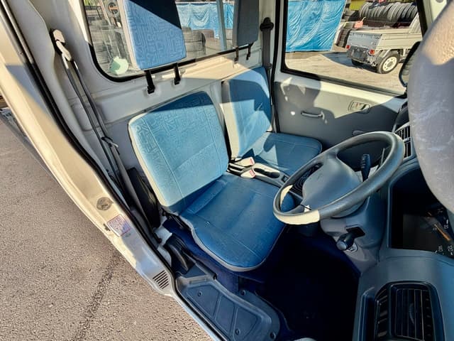 1999 Mitsubishi Minicab JDM car for sale — photo 22 of 25
