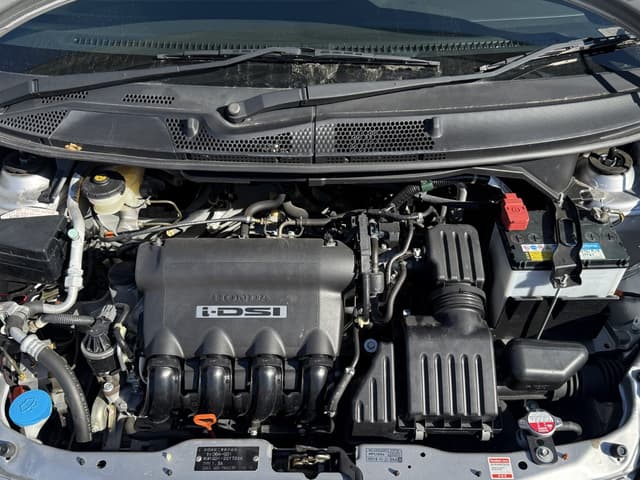 2005 Honda Fit JDM car for sale — photo 10 of 11