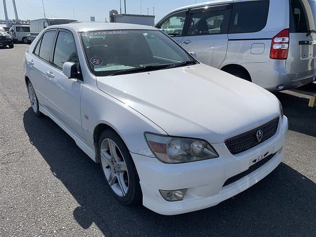 1999 Toyota Altezza JDM car for sale — photo 2 of 13
