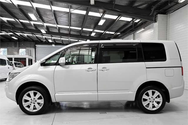 2008 Mitsubishi Delica JDM car for sale — photo 7 of 23