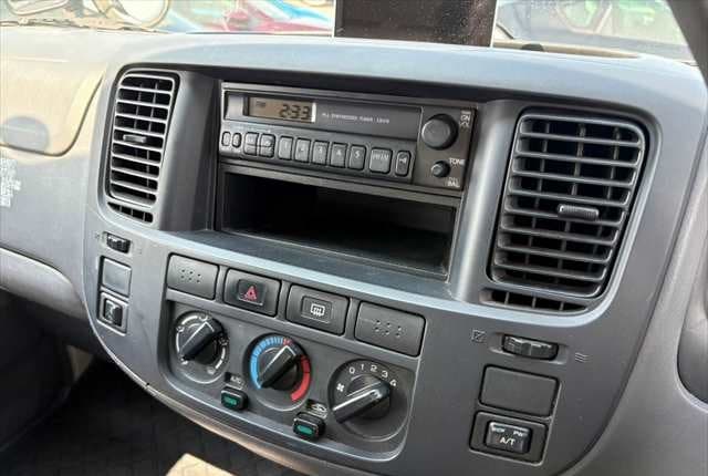 2007 Nissan Caravan JDM car for sale — photo 13 of 25