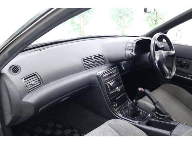 1989 Nissan Skyline JDM car for sale — photo 8 of 17