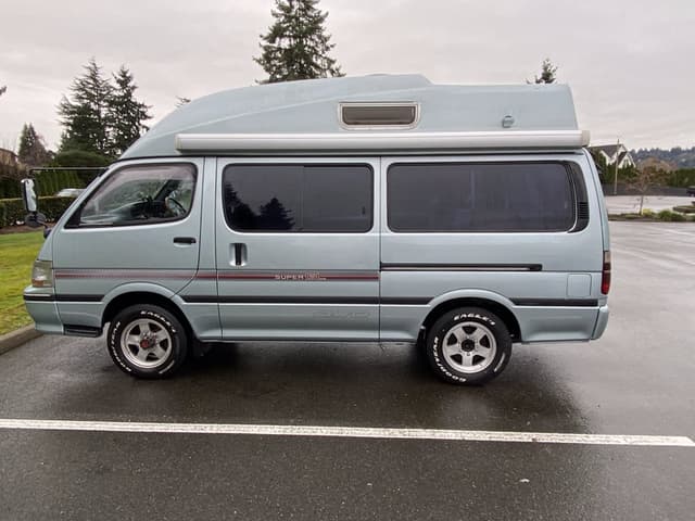 1995 Toyota HiAce JDM car for sale — photo 7 of 10