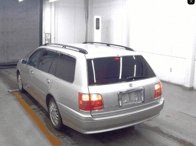 2000 Toyota Crown JDM car for sale — photo 2 of 8
