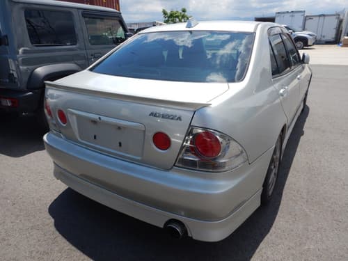 1999 Toyota Altezza JDM car for sale — photo 4 of 6