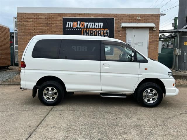 2004 Mitsubishi Delica JDM car for sale — photo 5 of 16