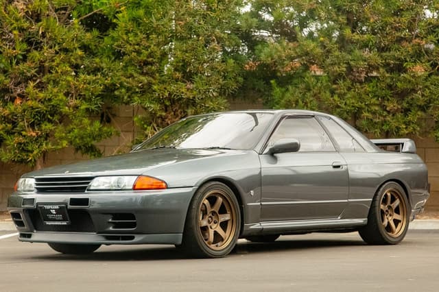 1990 Nissan Skyline JDM car for sale — photo 2 of 25