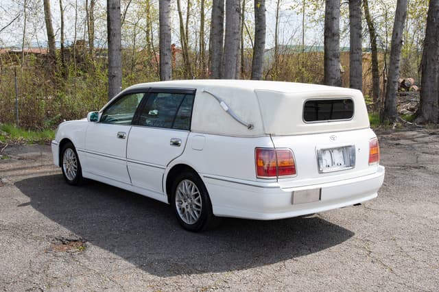 2001 Toyota Crown JDM car for sale — photo 3 of 15