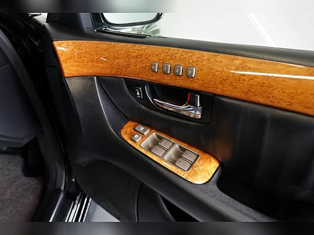 2002 Toyota Celsior JDM car for sale — photo 15 of 25