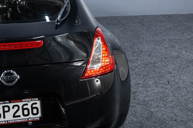 2009 Nissan Fairlady Z JDM car for sale — photo 7 of 18