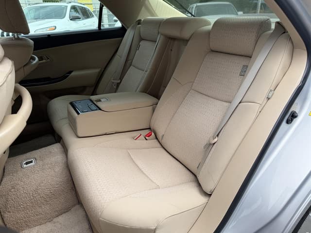 2008 Toyota Crown JDM car for sale — photo 12 of 16