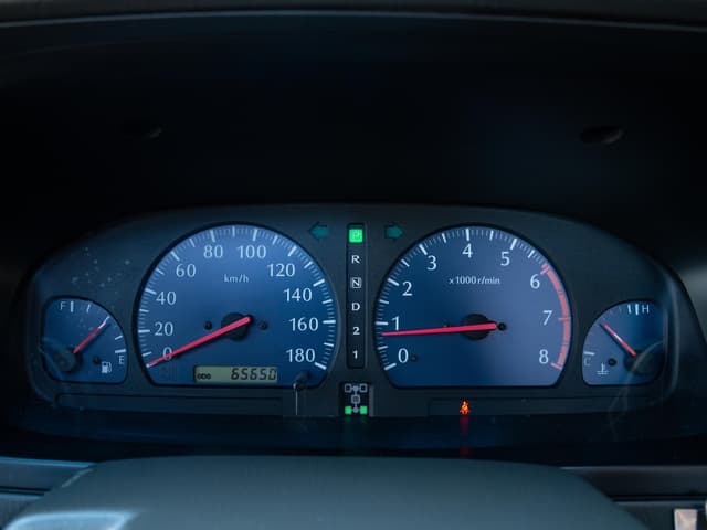 1998 Nissan Elgrand JDM car for sale — photo 22 of 25