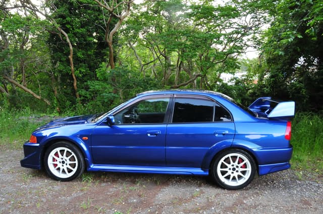 2000 Mitsubishi Lancer Evolution JDM car for sale — photo 2 of 23