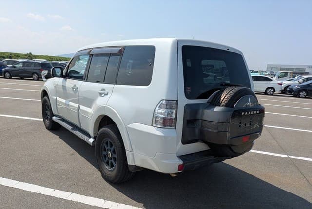 2011 Mitsubishi Pajero JDM car for sale — photo 3 of 25