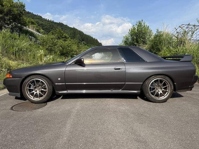 1992 Nissan Skyline JDM car for sale — photo 7 of 19