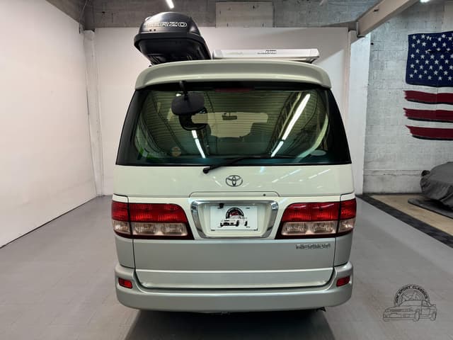1999 Toyota Regius JDM car for sale — photo 18 of 25