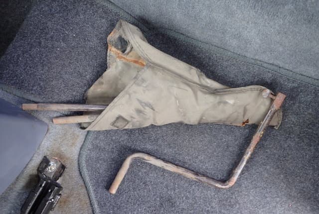 2001 Toyota Hilux JDM car for sale — photo 23 of 25